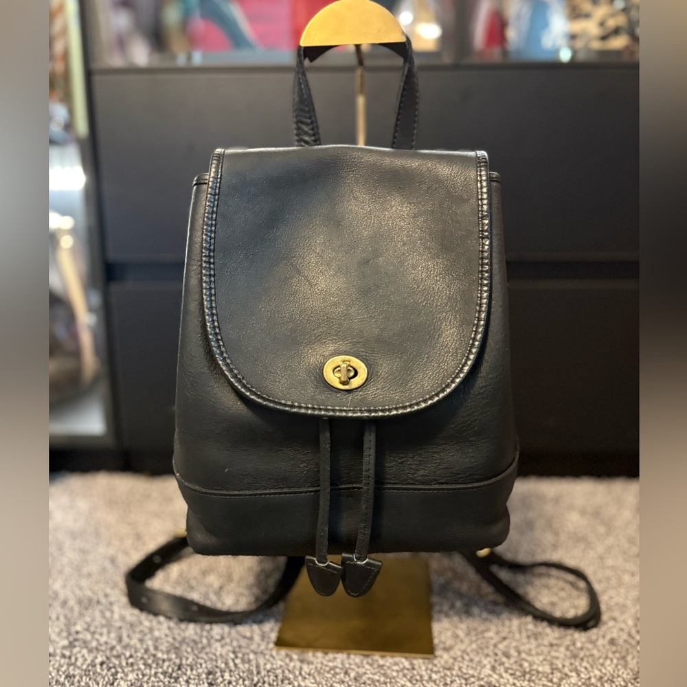 Coach vintage Day Pack in Black glovetanned leather- (USA) - Picture 6 of 16